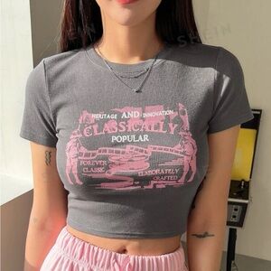 Graphic Crop Tee🔴